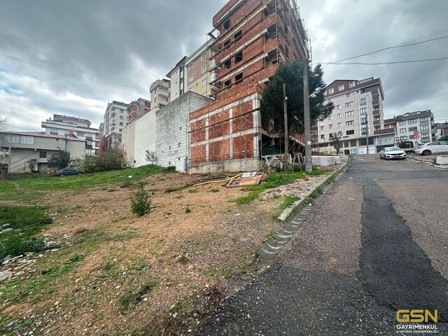 10-GSN GAYRİMENKULDEN MUHAMMER AKSOY DA 300M2 KİRALIK ARSA